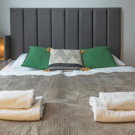 Friendhouse Apartments Avenue คราคูฟ ภายนอก รูปภาพ