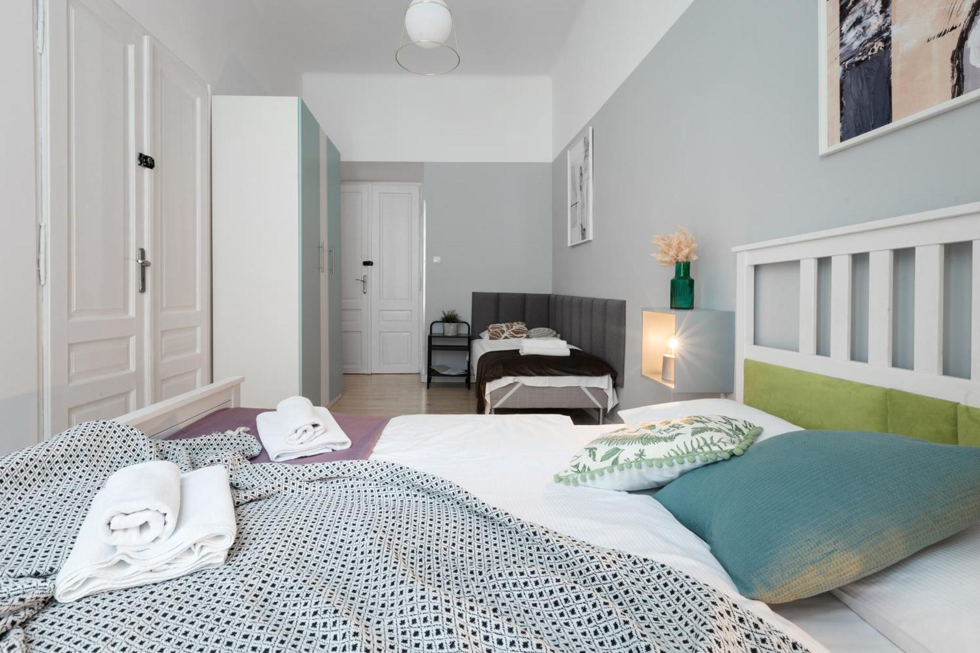 Friendhouse Apartments Avenue คราคูฟ ภายนอก รูปภาพ