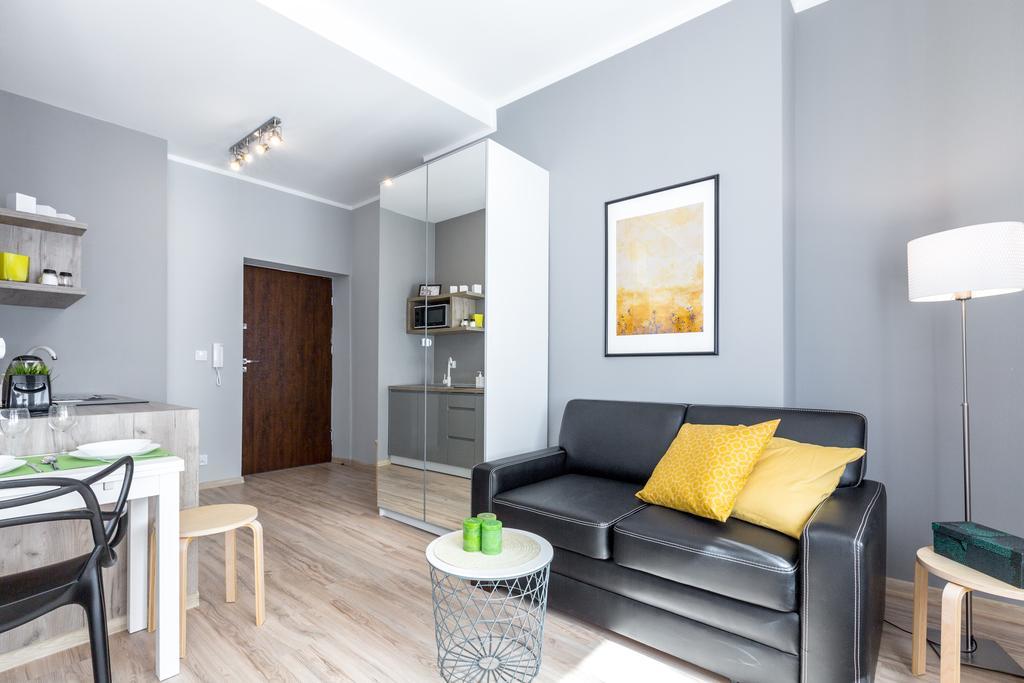 Friendhouse Apartments Avenue คราคูฟ ภายนอก รูปภาพ