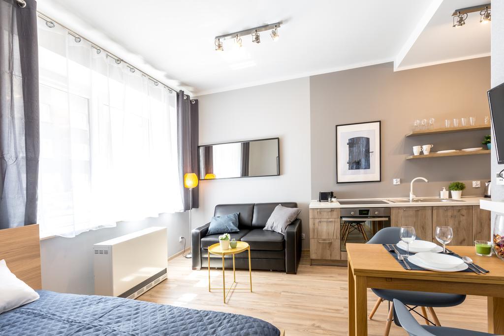 Friendhouse Apartments Avenue คราคูฟ ภายนอก รูปภาพ